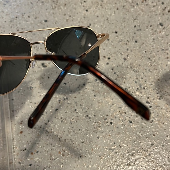 FOSTER GRANT PRELUDE AVIATOR GOLD WIRE FRAME SUNGLASSES UNISEX NEW WITH TAGS - Picture 7 of 14